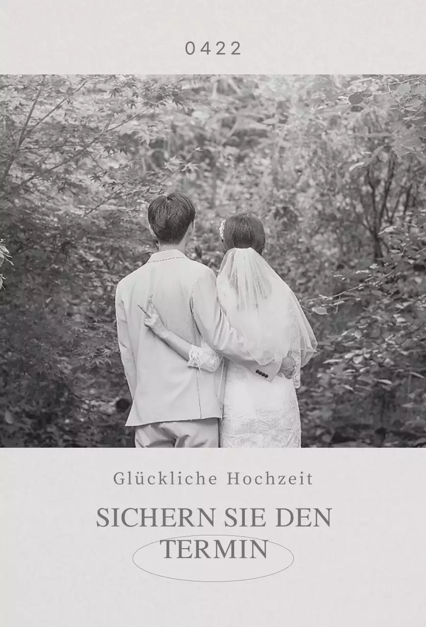 Eine gedämpfte Hochzeitseinladung mit schwarz-weißer Hochzeitsfotografie