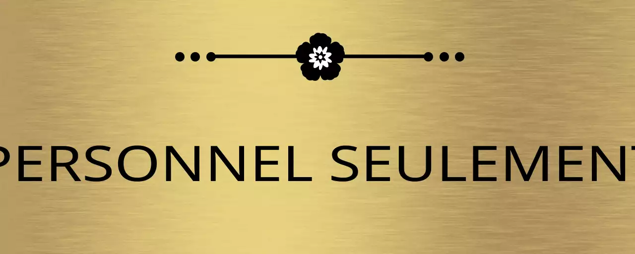 Panneau de signalisation simple avec des noms d'employés en noir et des illustrations florales au trait.