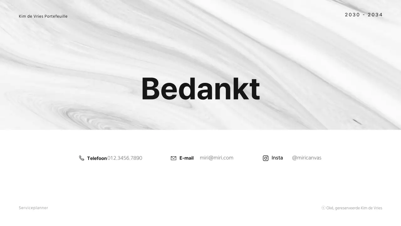 Eenvoudig studentenportfolio in wit en zwart