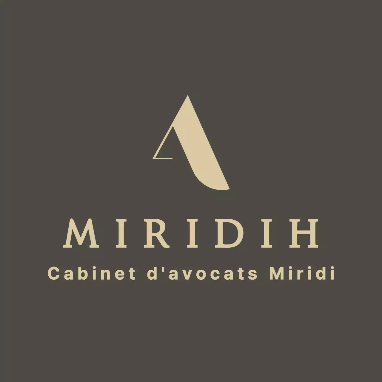 Une balsa brune, élégante et coûteuse, portant le logo et le nom de votre cabinet d'avocats.