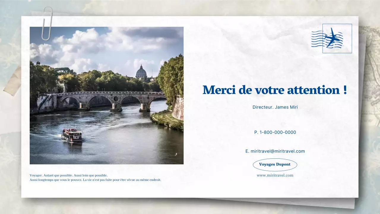 Une agence de voyage aux allures de carte postale dans les tons bleus et pastels