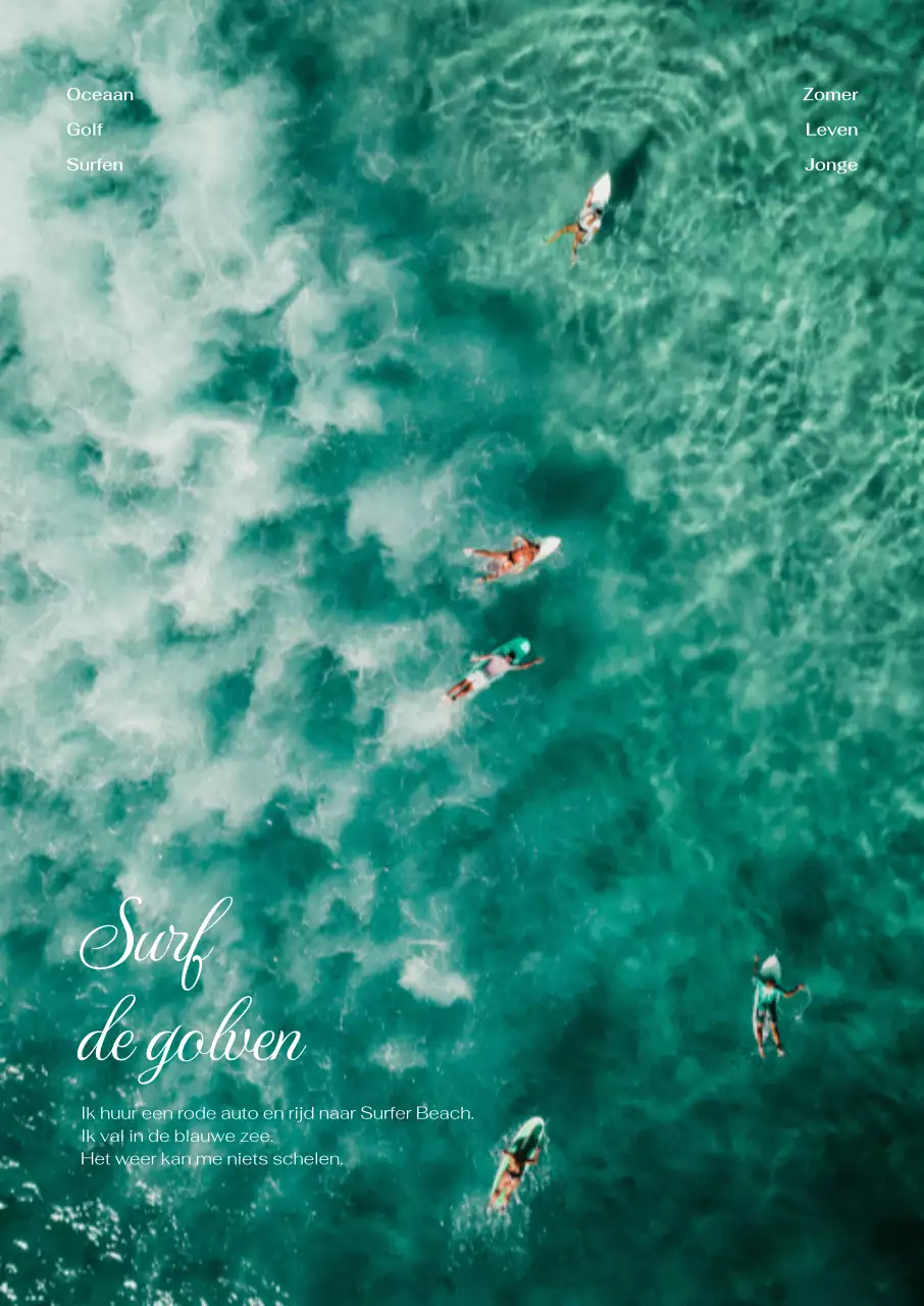 Fris zomers interieur met surfers in de blauwe oceaan