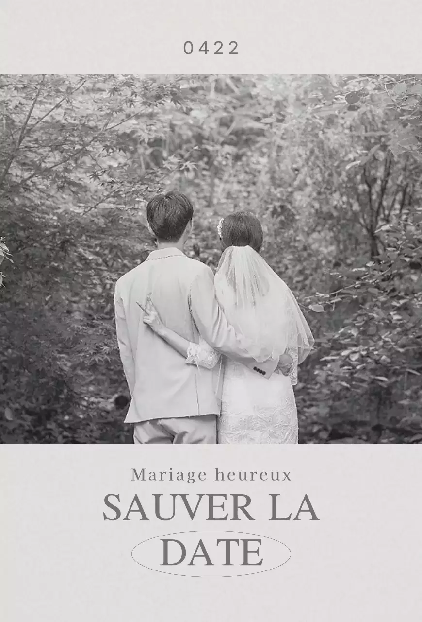 Une invitation de mariage sobre avec des photos de mariage en noir et blanc
