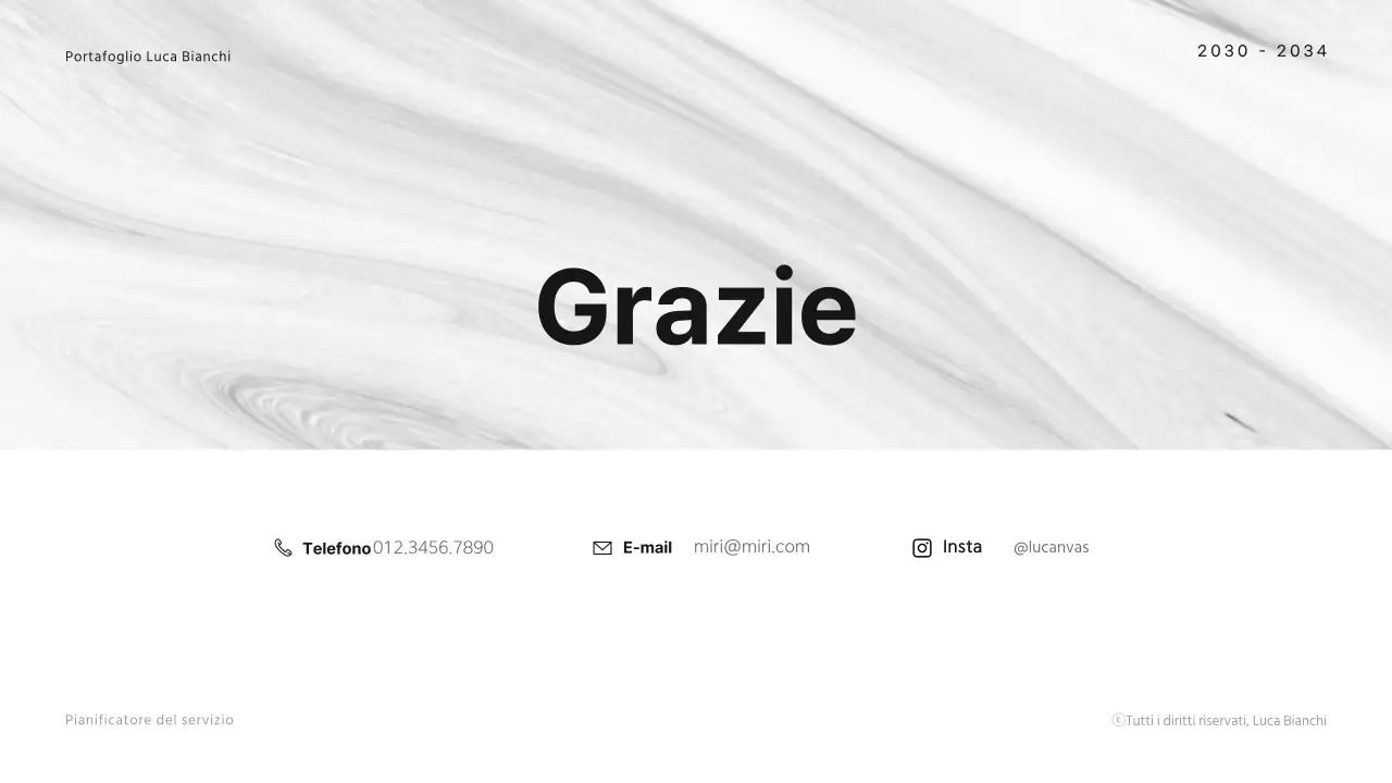 Semplice portfolio per studenti universitari in bianco e nero