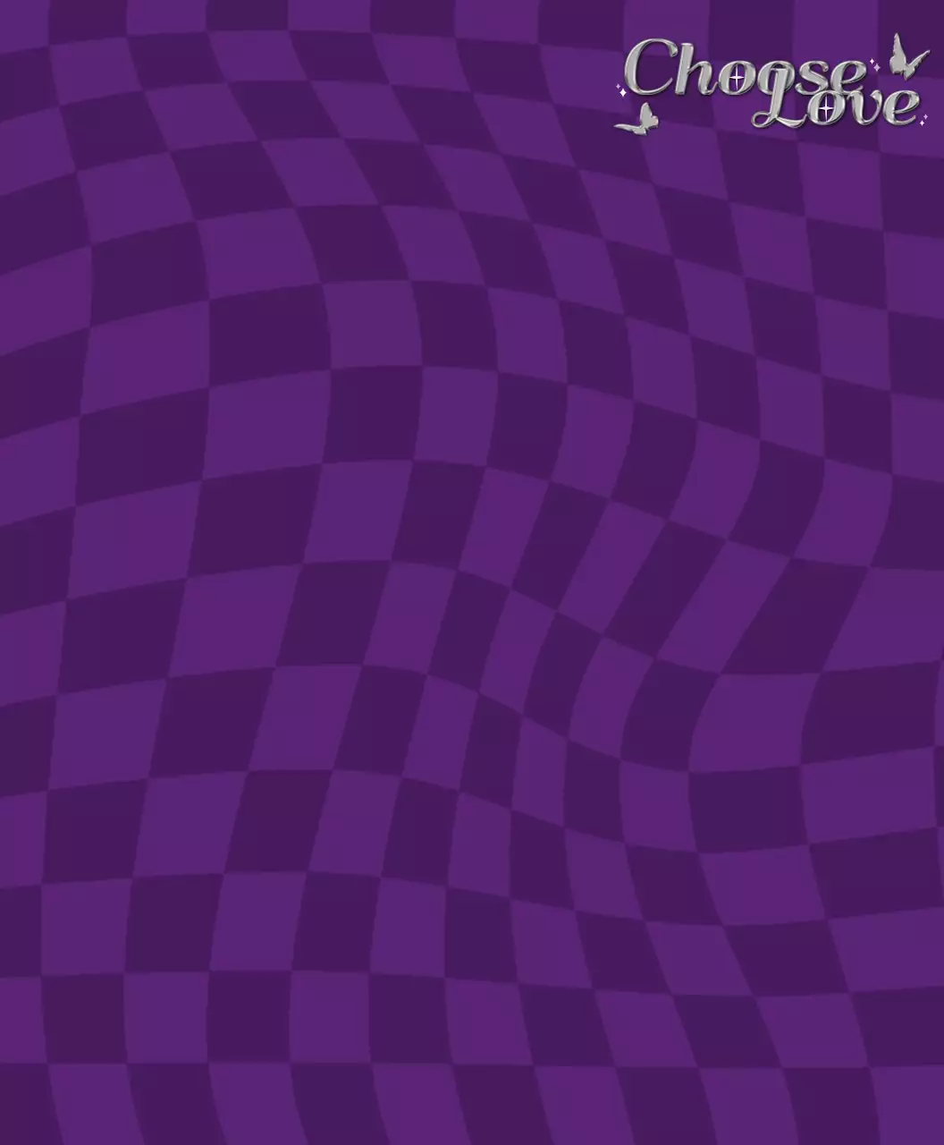 Kaos bergaya efek metalik perak yang simpel dan trendi