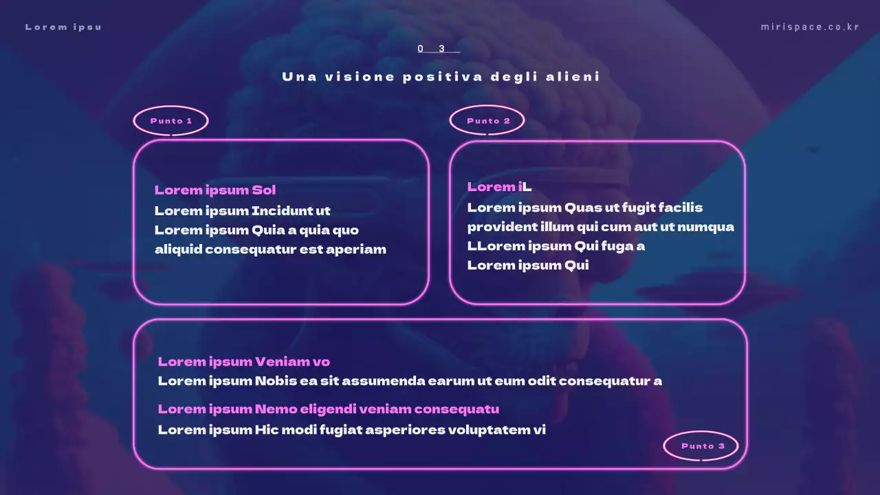 Materiale didattico con foto di alieni su sfondo blu