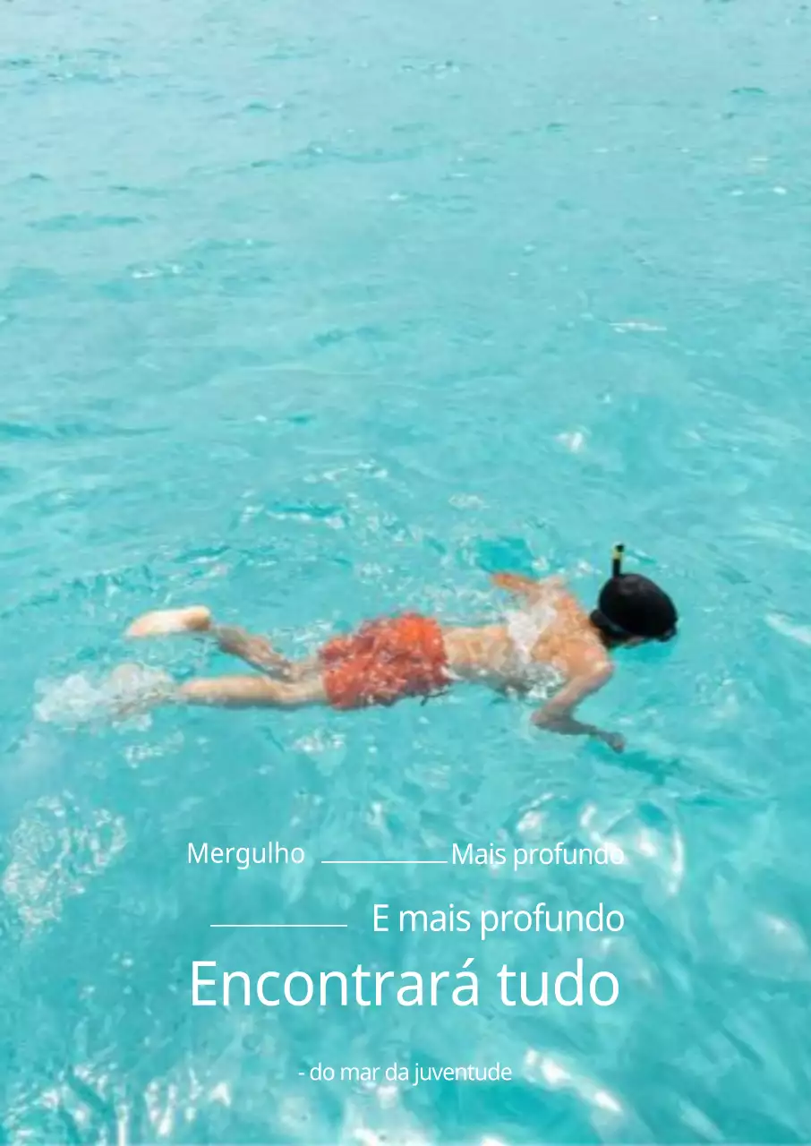Interior inspirado no verão com uma criança a nadar no mar azul