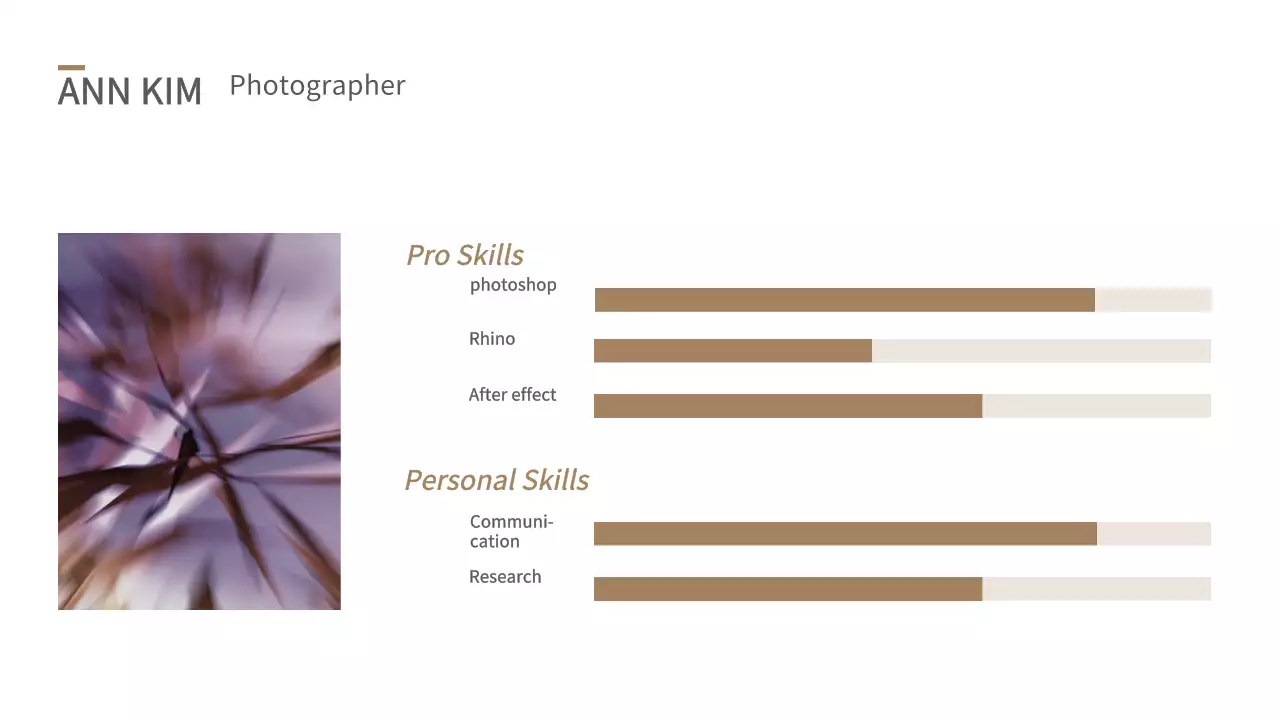 ベージュ シンプル ポートフォリオ 予定表 プレゼンテーション