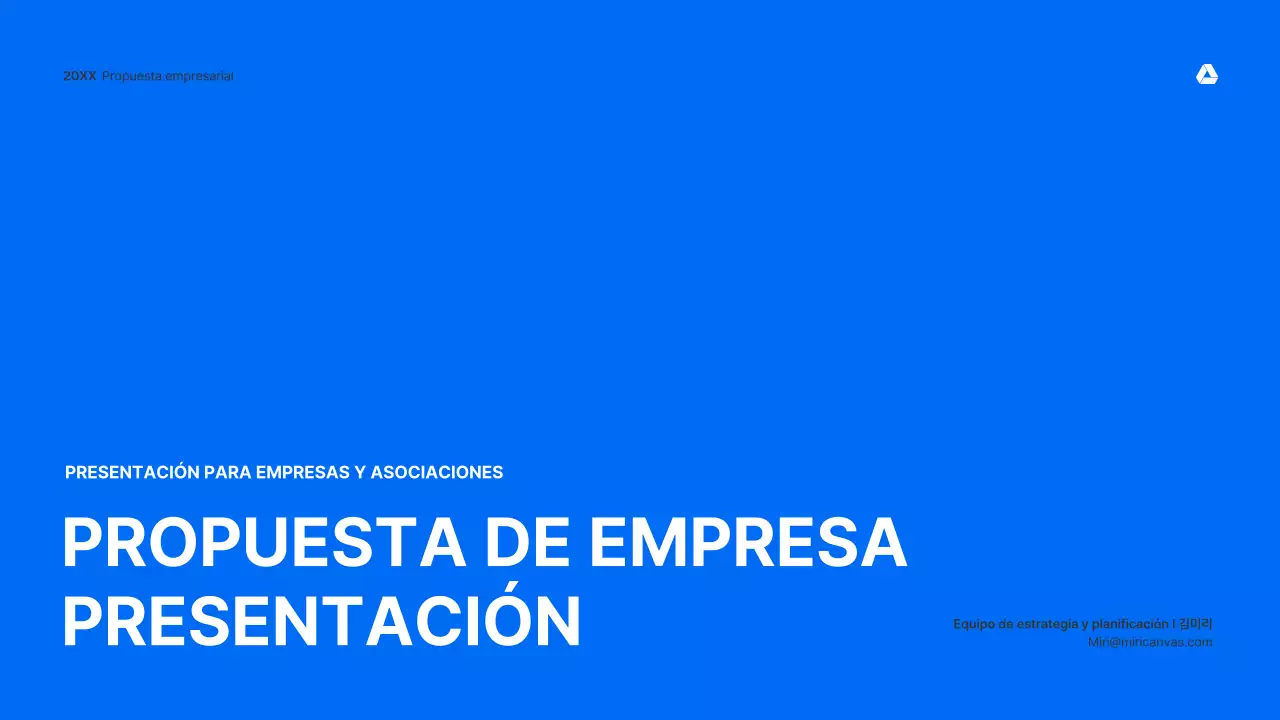 Kit de presentación de propuestas de negocio limpio e intuitivo en azul y gris claro