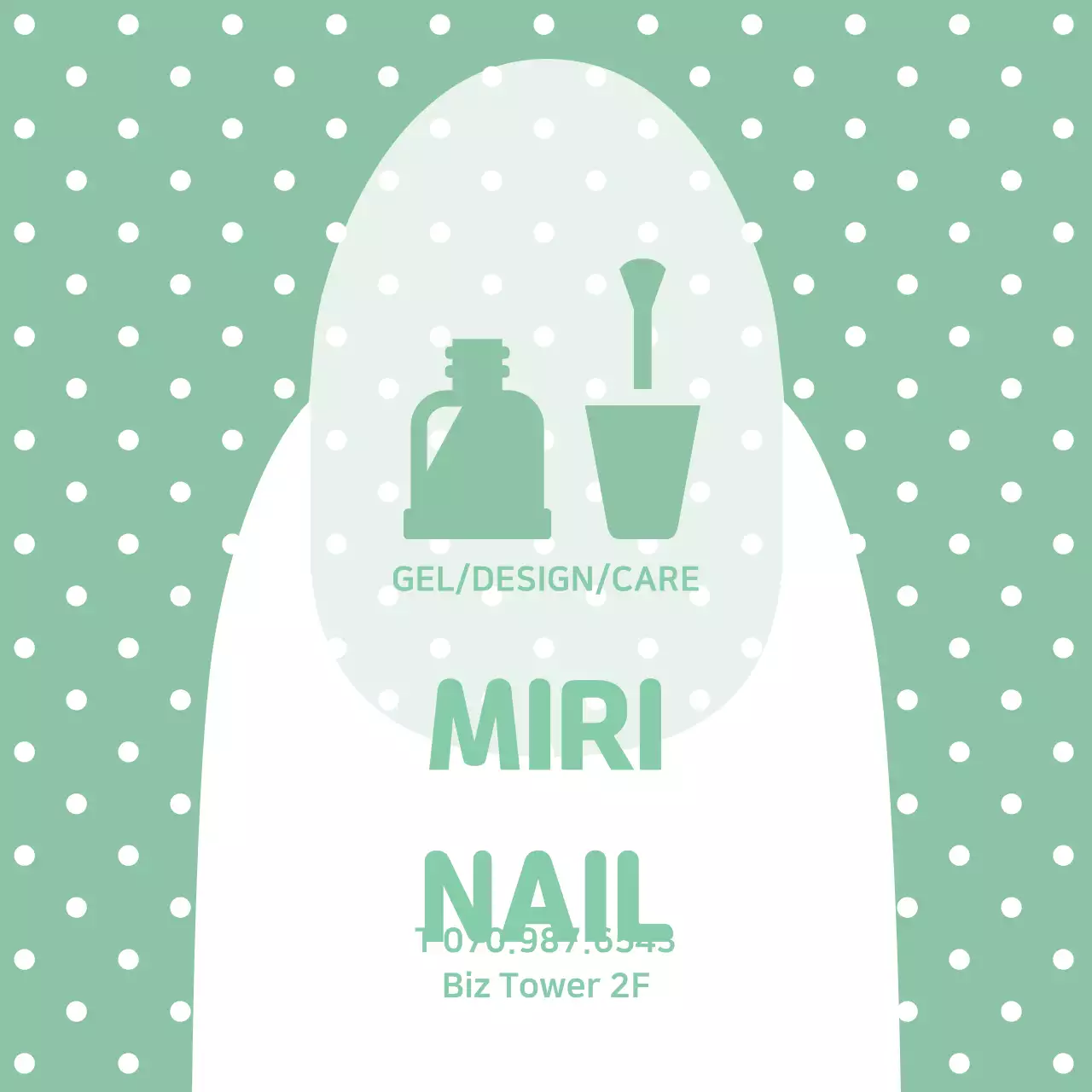 Kuku bergambar dengan latar belakang polkadot berwarna mint