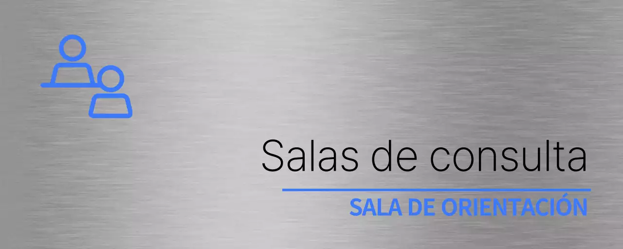 Sencillo identificador con el nombre de la clínica dental en azul y negro y un sencillo pictograma