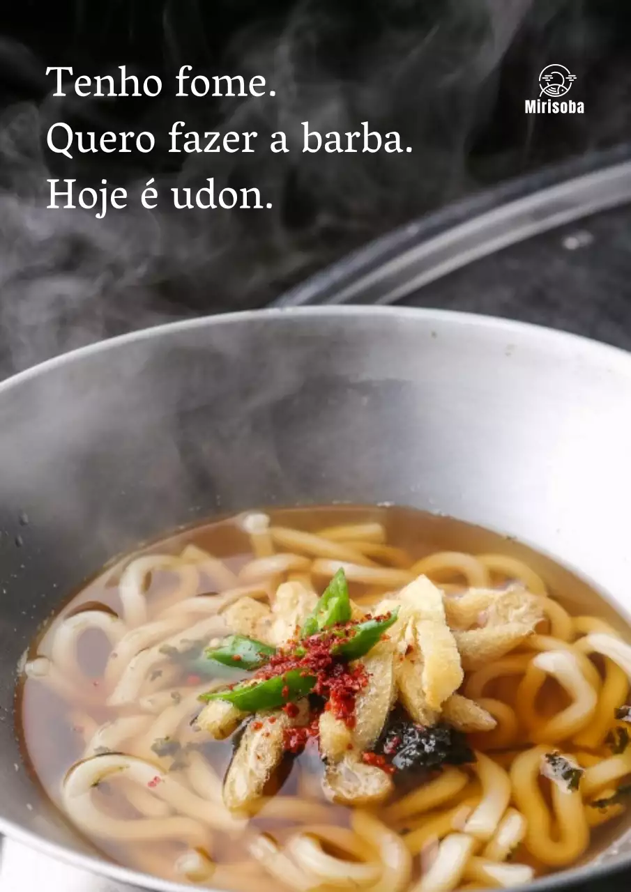 Promover os noodles udon com imagens de alimentos
