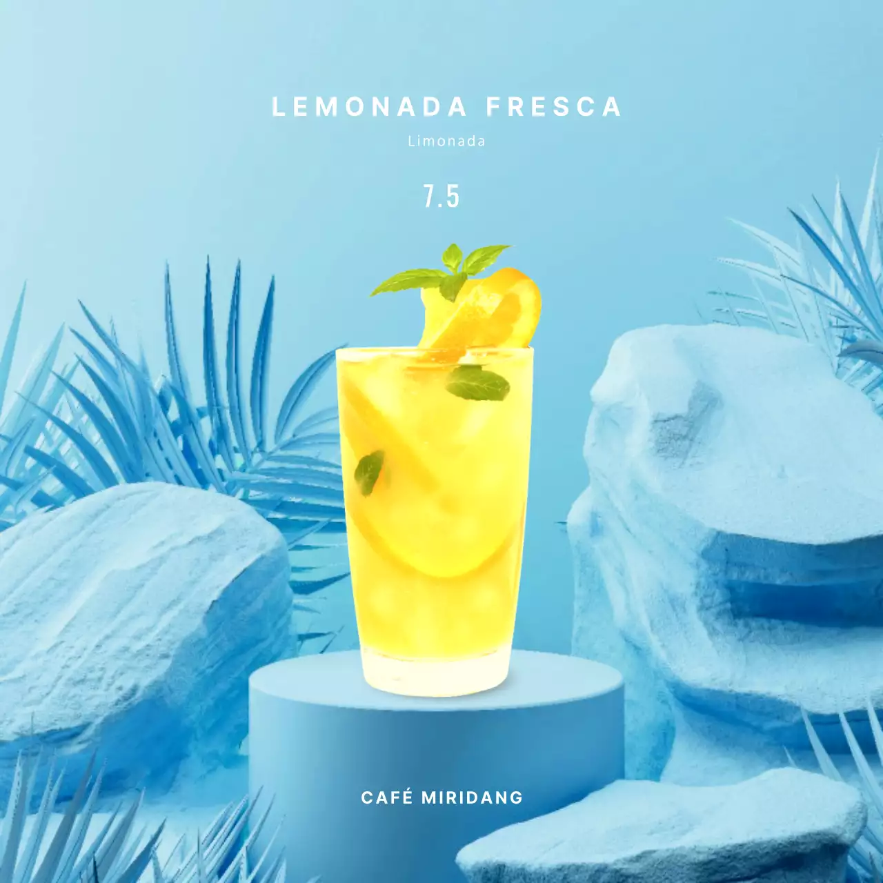 Bebidas de verão num fundo tropical azul