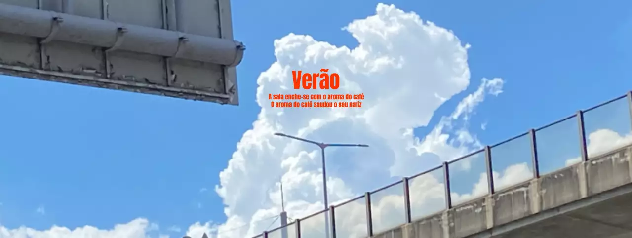 Promova o seu café com um fundo de céu de verão