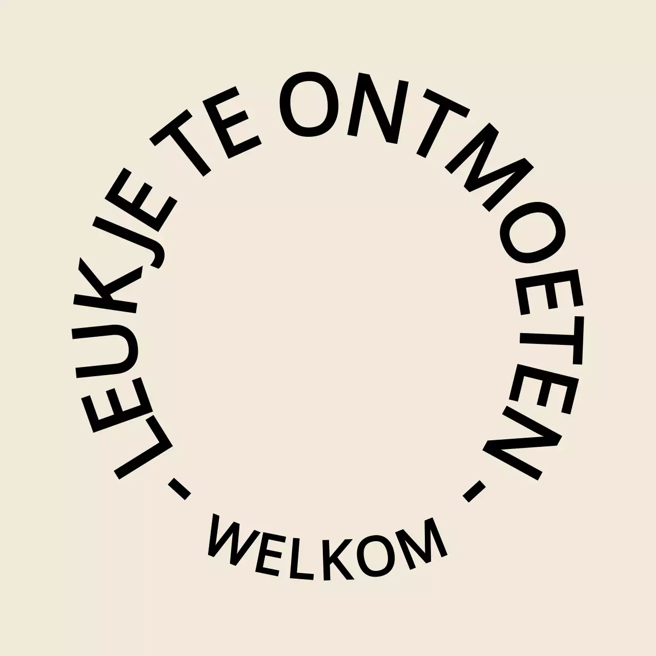 Eenvoudige, emotionele tekststijl in lichtbruin en zwart