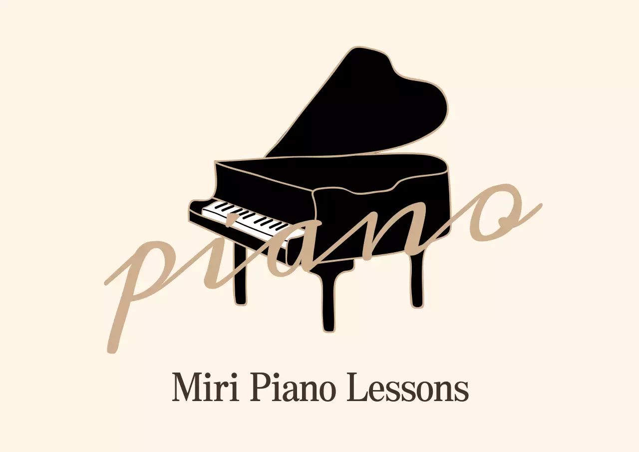 Papan nama logo sekolah piano promosi dengan gaya kursif sentimental berwarna kuning muda dan cokelat.