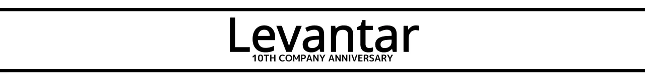 Hadiah ulang tahun perusahaan dengan desain hitam sederhana dan teks yang disorot