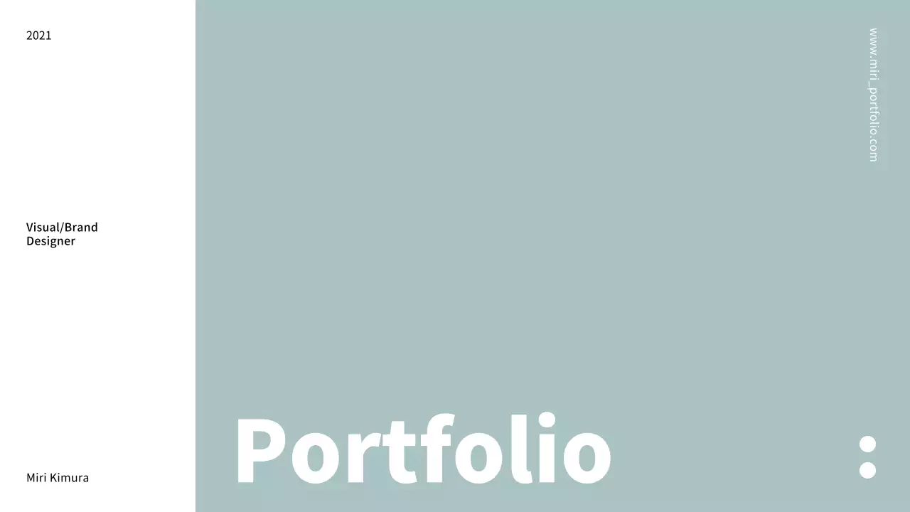 水色 シンプル デザイン ポートフォリオ プレゼンテーション