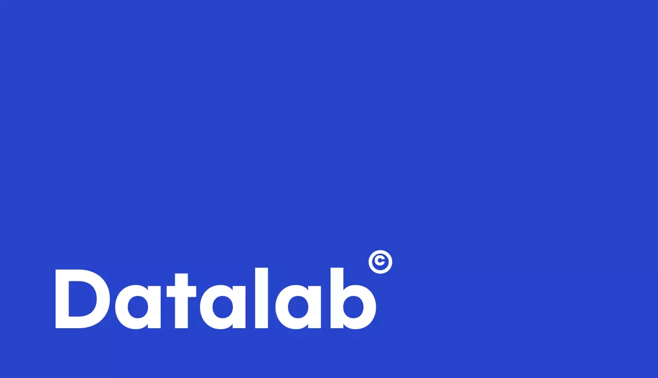 青い背景のビジネスロゴが入ったビジネス名刺