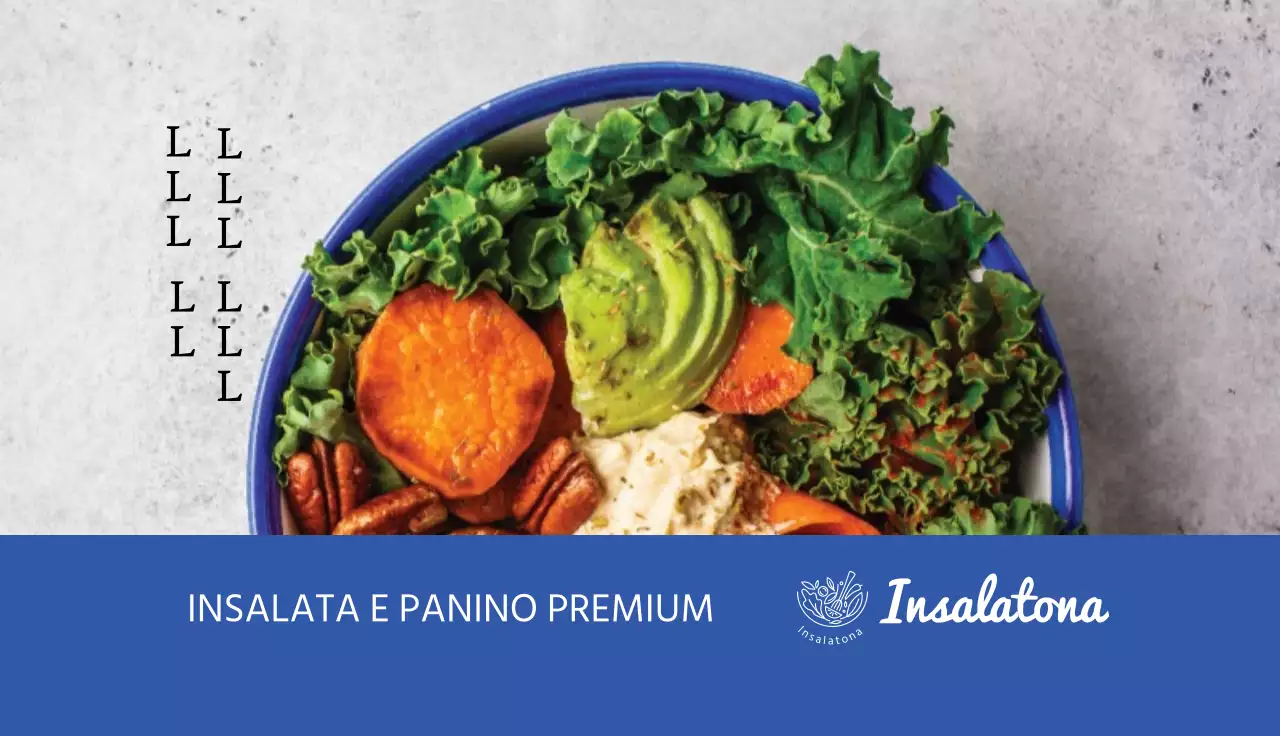 Insalata di ristorante ordinata evidenziata nella foto blu