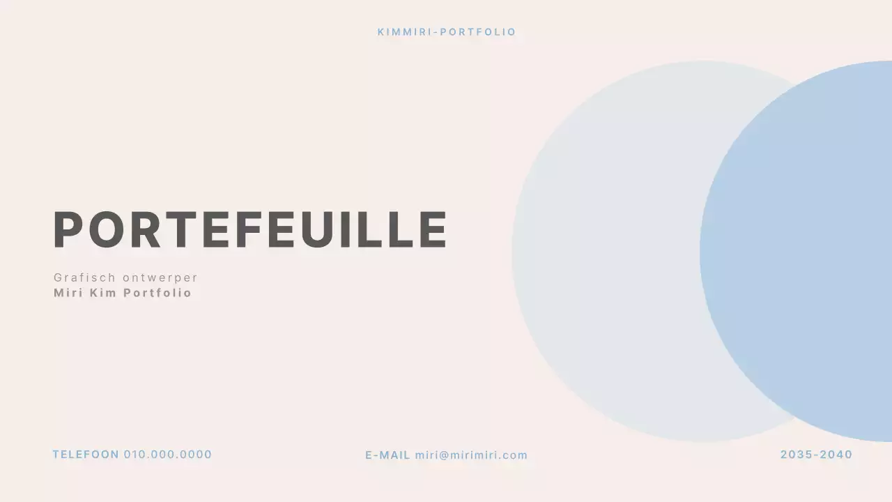 Moderne designerportfolio in beige en lichtblauw