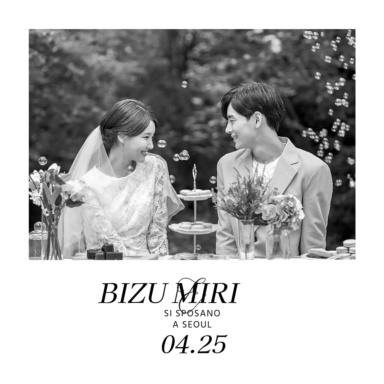 Invito di nozze semplice con cornice e grafica di matrimonio in bianco e nero