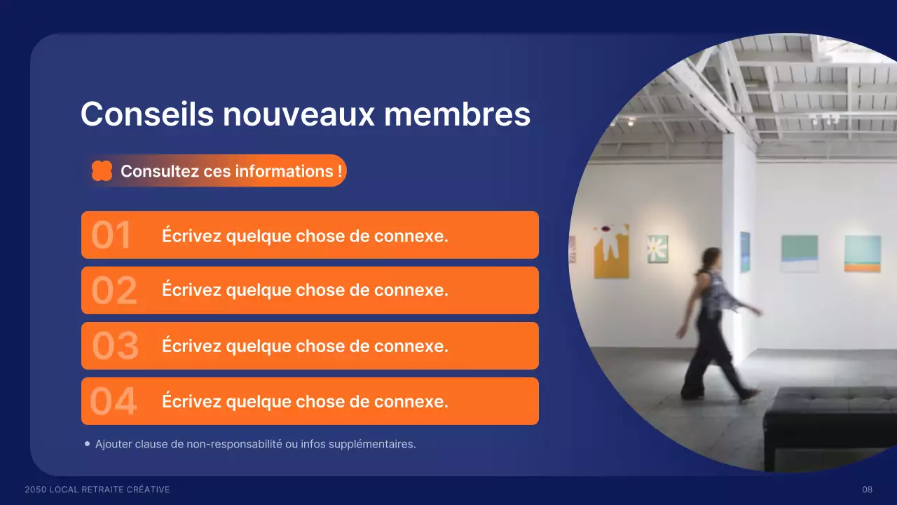 Recrutement de créatifs locaux avec des formes en bleu marine et des couleurs d'accentuation