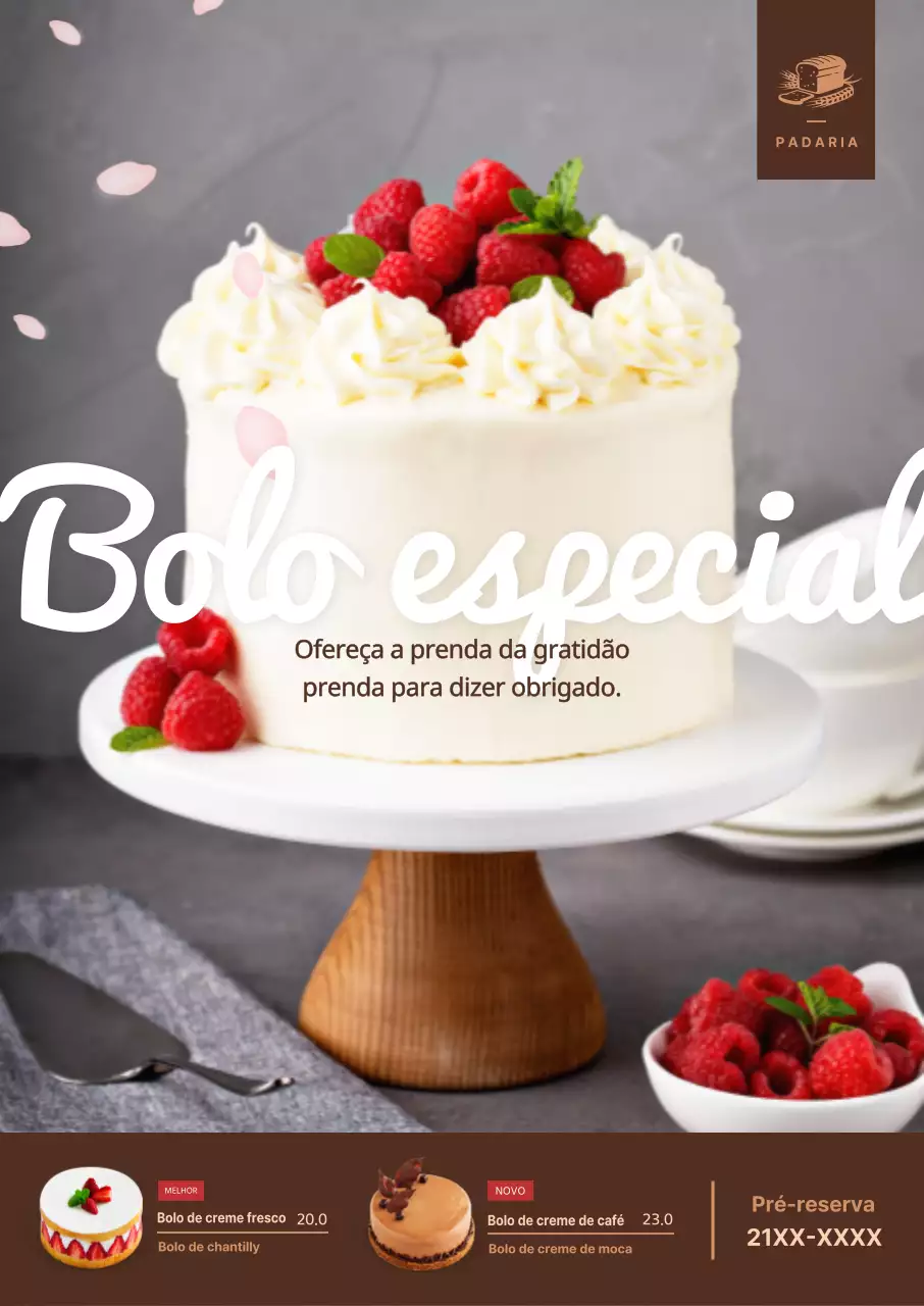 Bolo de morango com fundo cinzento