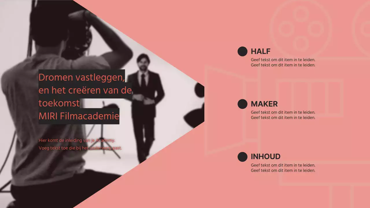 Promotie van de Film Concept School in vintage roze en beige