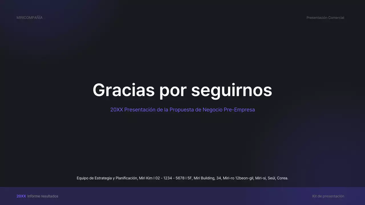 Kit de presentación empresarial tridimensional con concepto de interfaz de usuario en color púrpura