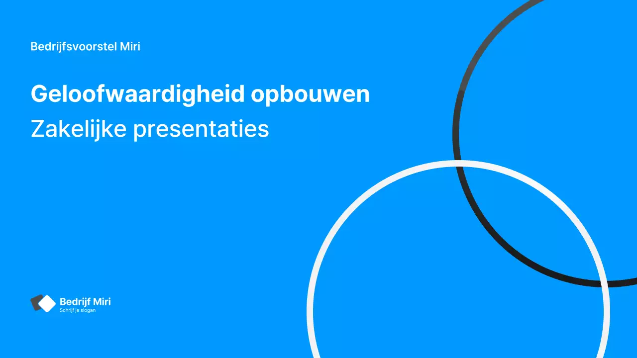 Bedrijfsrapport met een modern kleurverloop in blauw en wit