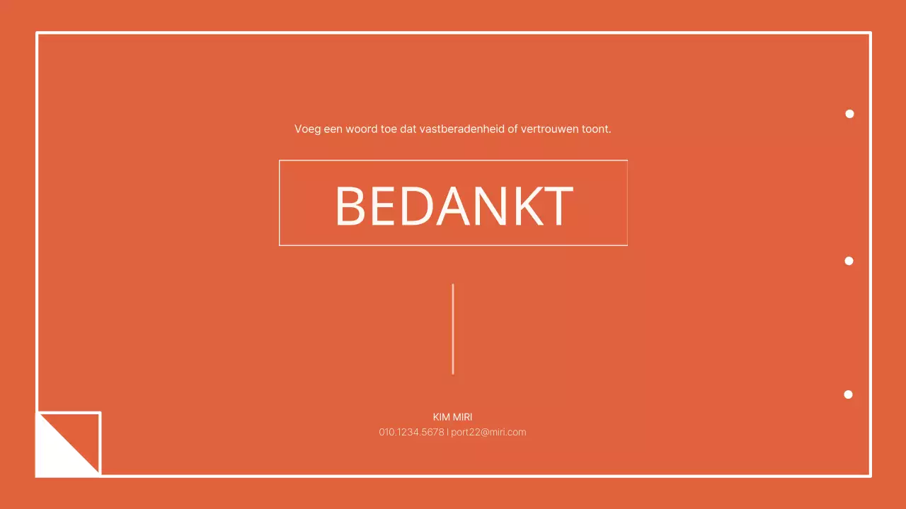 Een eenvoudige, georganiseerde portfolio voor een universiteitsstudent in oranje