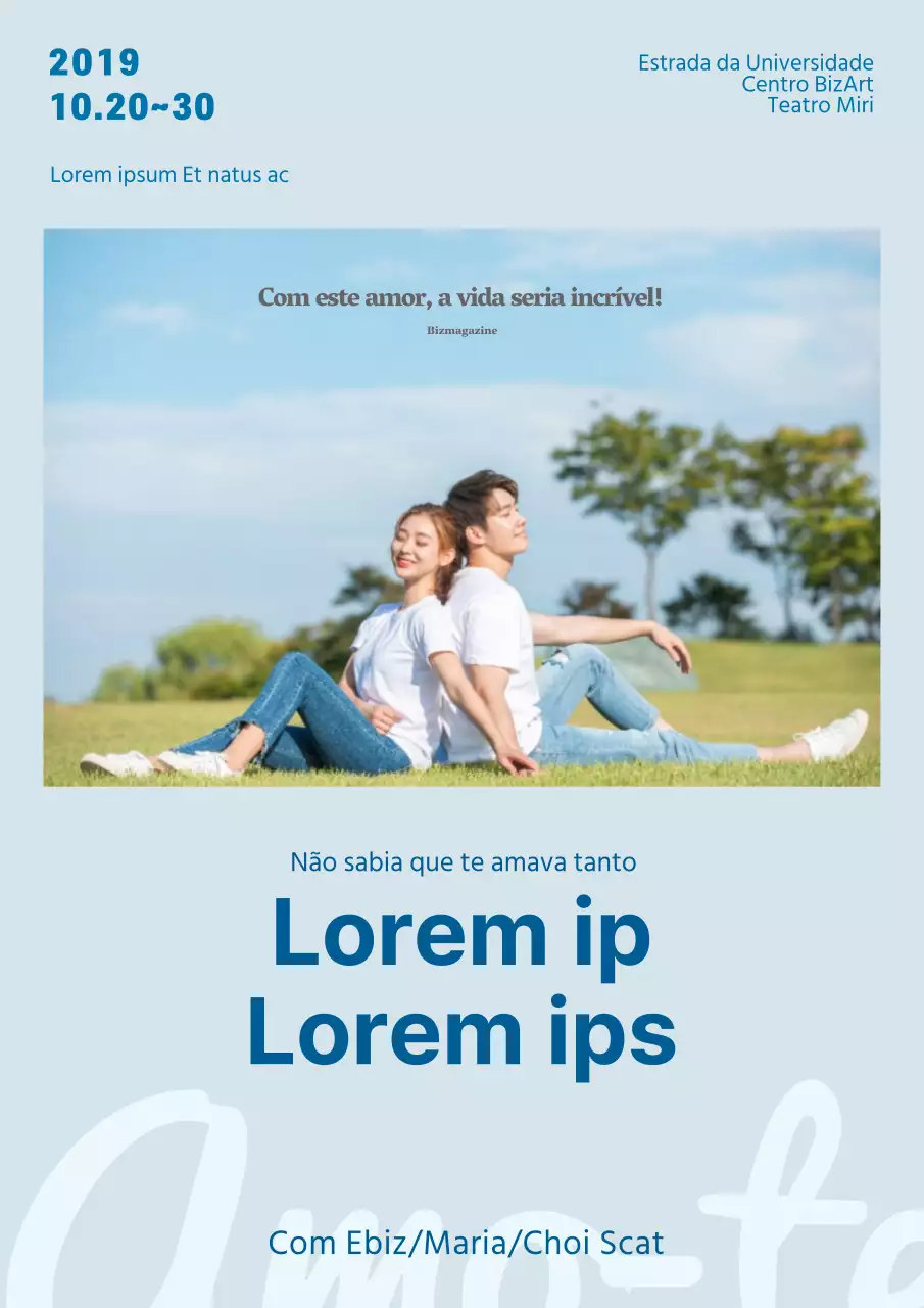 Promova um concerto simples com uma fotografia de um casal num parque em azul claro.