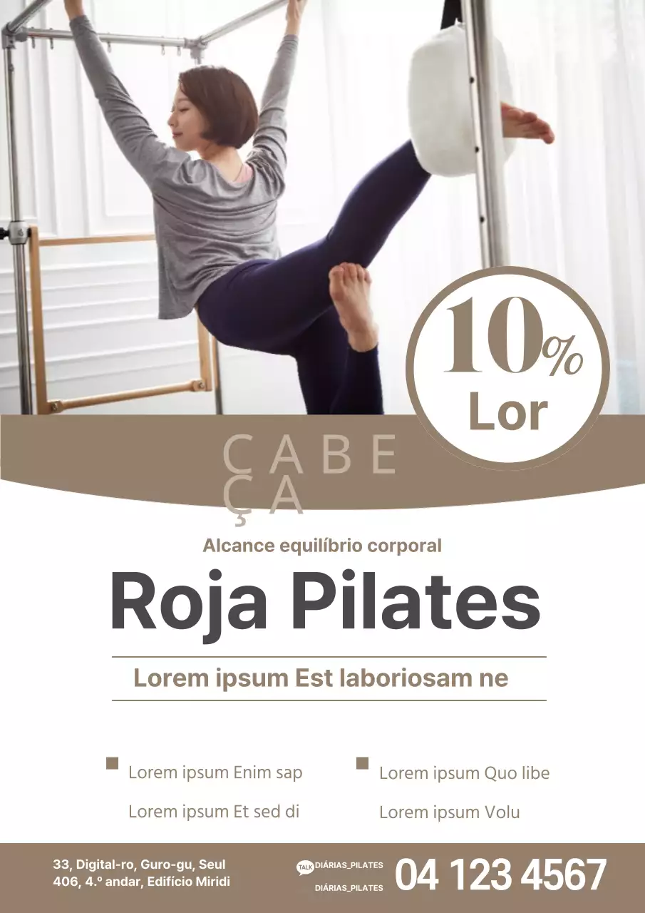 Material promocional da escola com uma fotografia sua a fazer Pilates numa máquina bege.