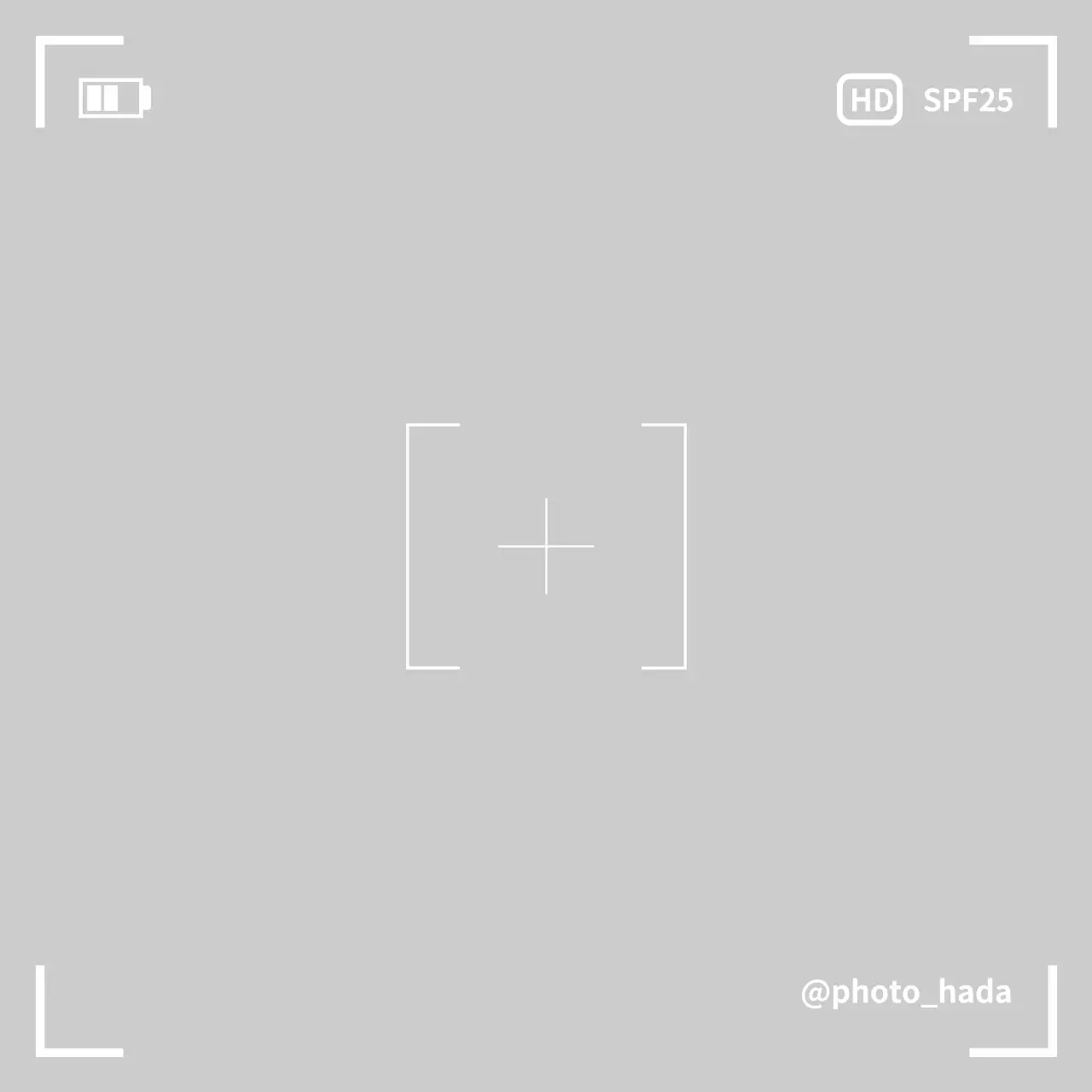 白のフォトフレームがあるスタジオの宣伝や記念撮影用。