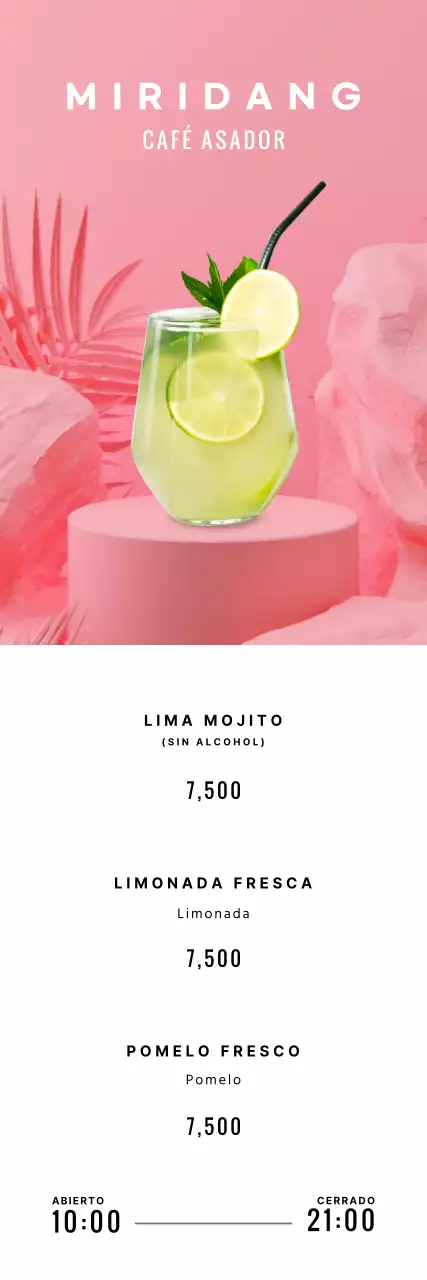 Bebidas veraniegas sobre fondo rosa tropical