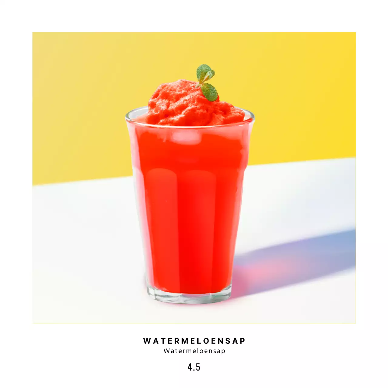 Watermeloensap in gele minimalistische stijl