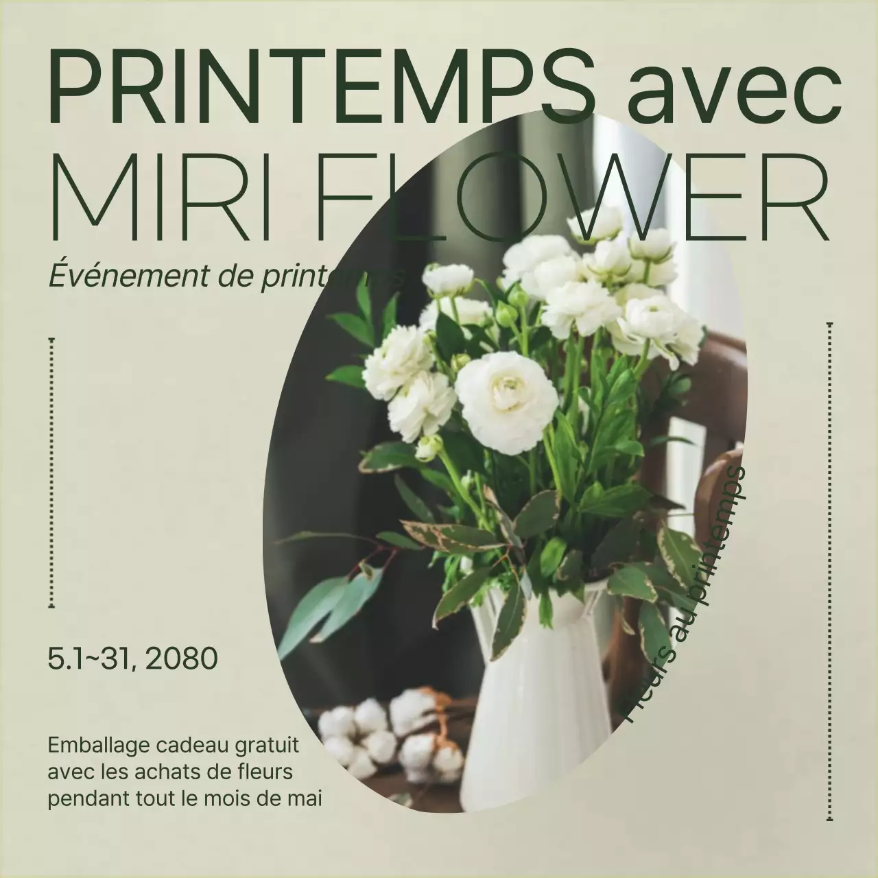 Bouquet enveloppant l'événement avec des accents de vase de fleurs beiges