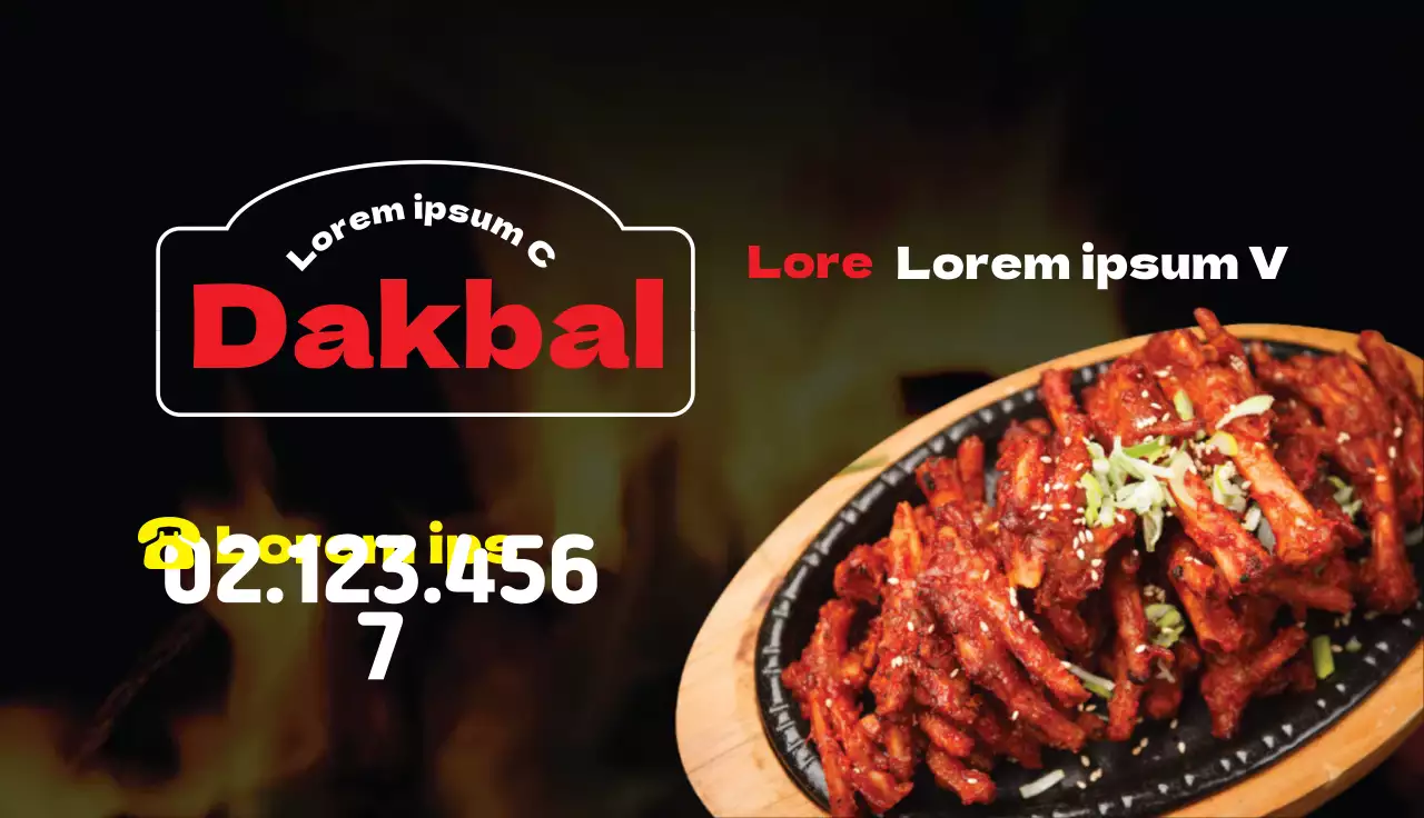 La photo rouge met en évidence les pattes de poulet soignées du restaurant