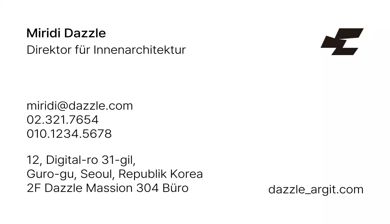 Einfache Visitenkarte mit Logo am unteren Rand