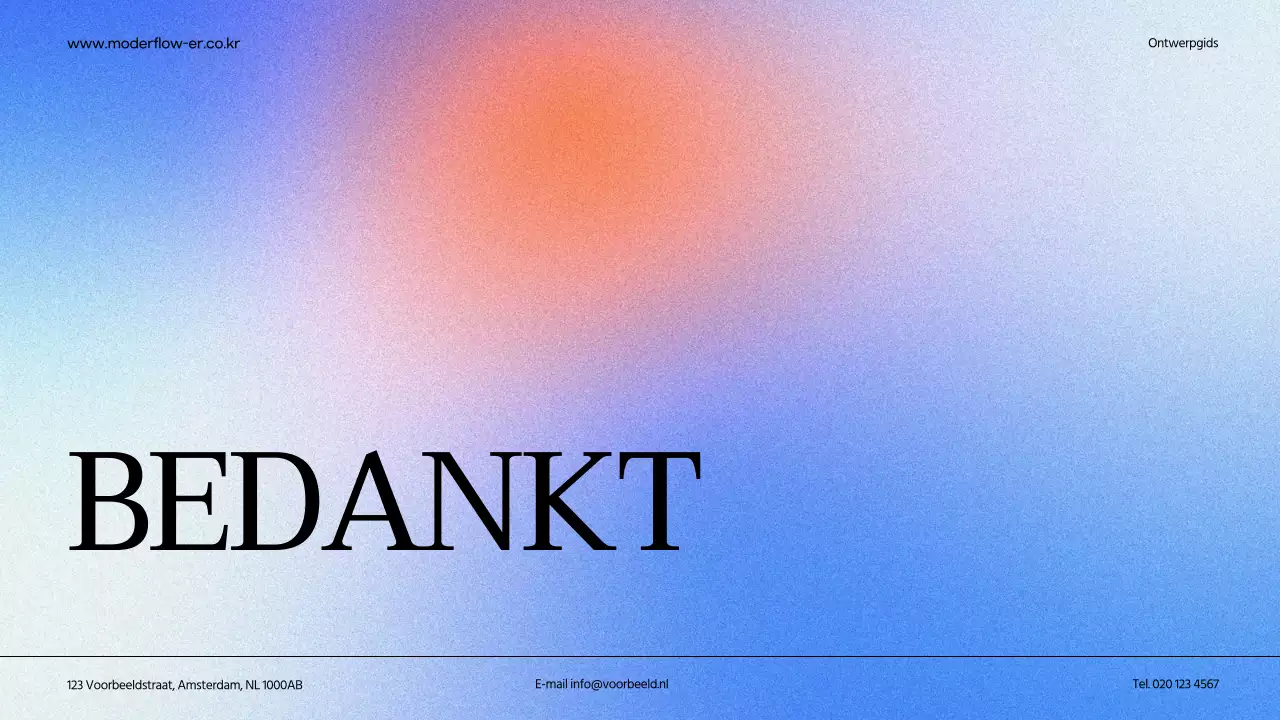 Een strakke presentatie van de merkgids in rood en blauw