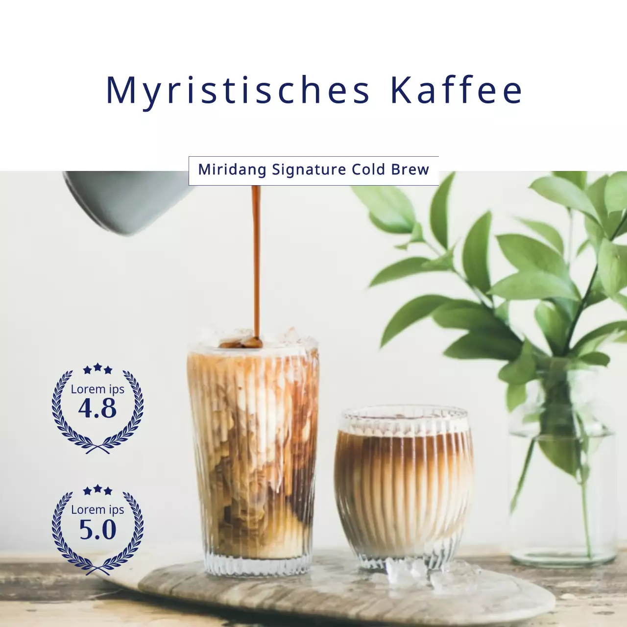 Sauberer kalt gebrühter Kaffee in Weiß und Marineblau