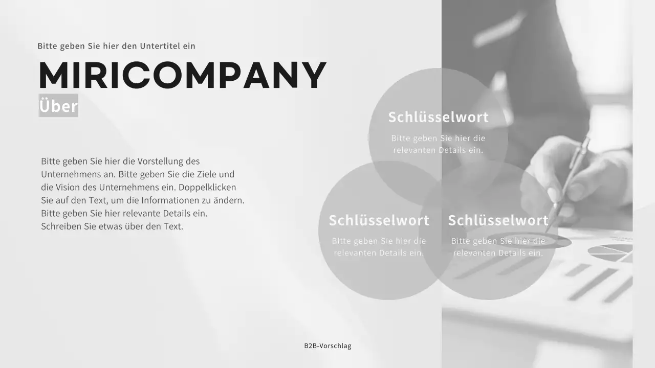 Präsentation eines B2B-Angebots für Unternehmen in Schwarz- und Grautönen