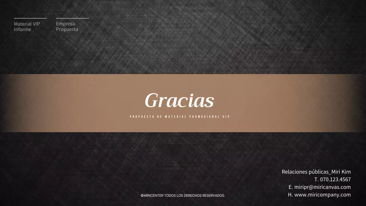 Los toques de oro y negro crean un ambiente lujoso.