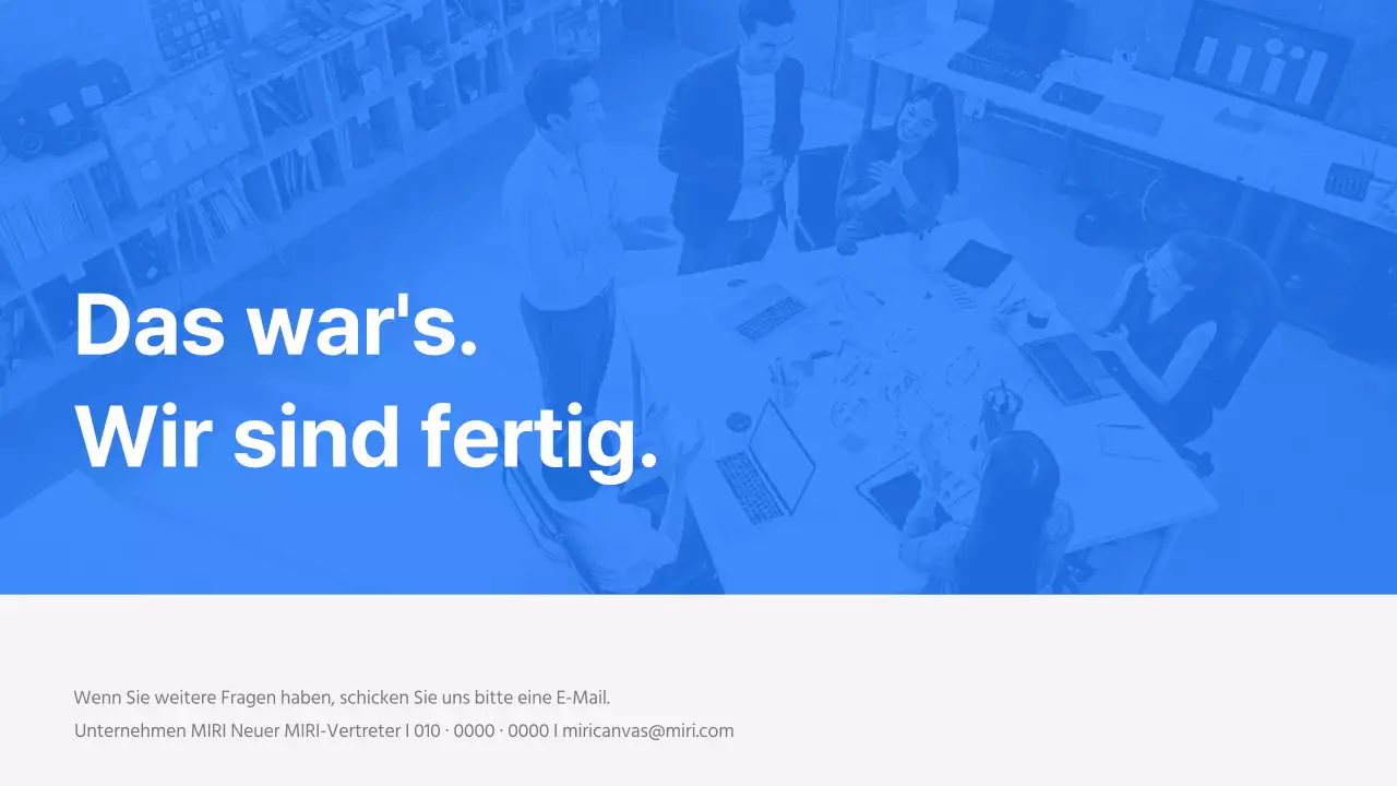 Eine moderne Geschäftspräsentation in Blau und Weiß