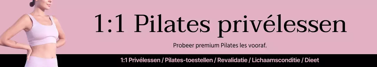 Werf een Pilates-les op een roze achtergrond
