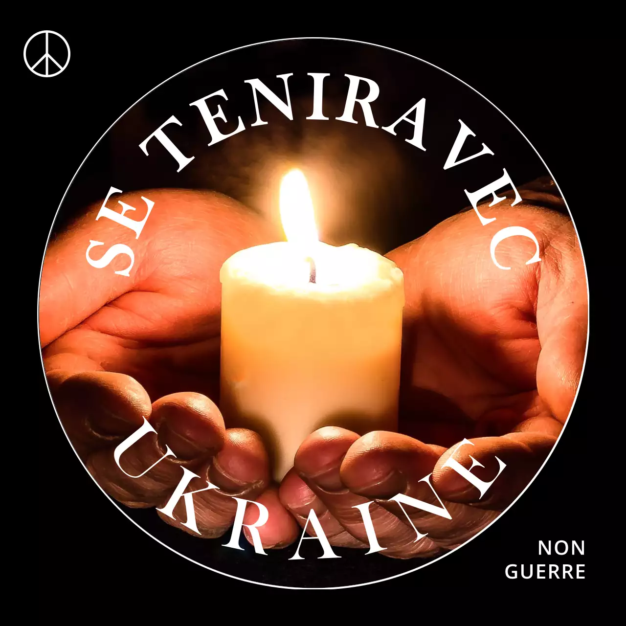 Photo de prières contre la guerre en Ukraine à la lueur d'une bougie