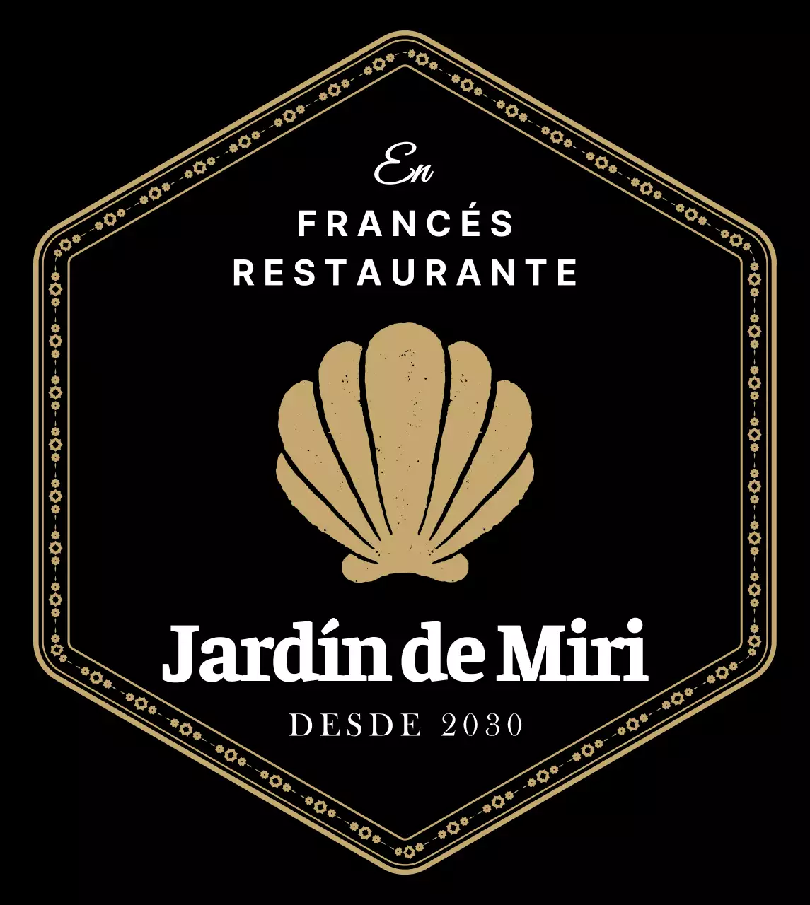 Restaurante francés con marco dorado ornamentado