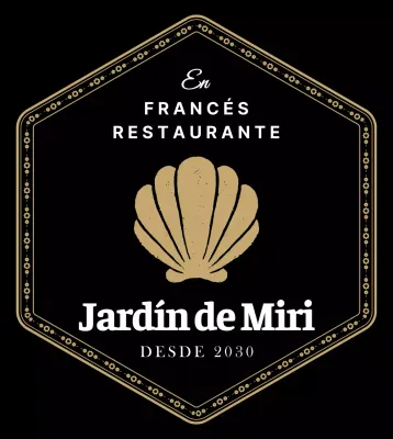 Restaurante francés con marco dorado ornamentado