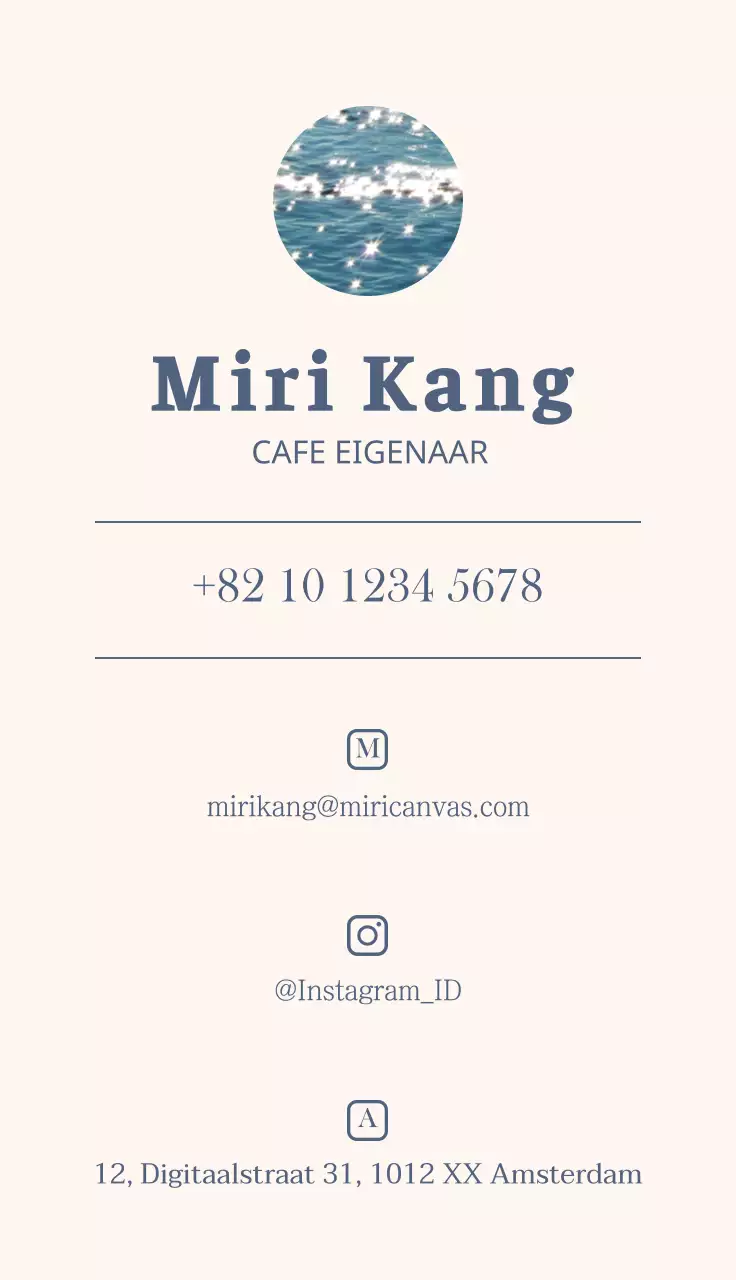 Emotioneel fotolay-out café in wit en blauw